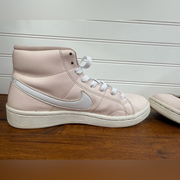 Nike women’s pink and white Court Royale 2 Mid high top tennis shoes. Size 6.5 - Picture 8 of 12